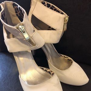 Soft Cream Suede High Heel Shoes.